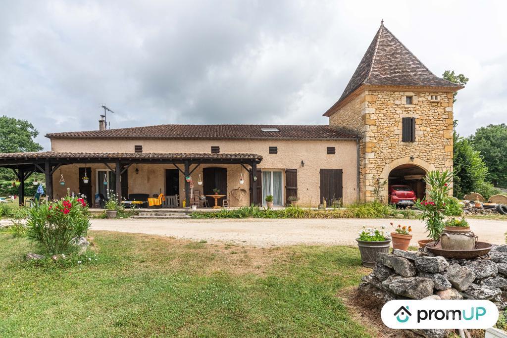 Vente Maison Lot-et-Garonne Fumel - 47500 - Photos Vivastreet (VM510) Grande maison de 320m² d’un hectare de terrain
