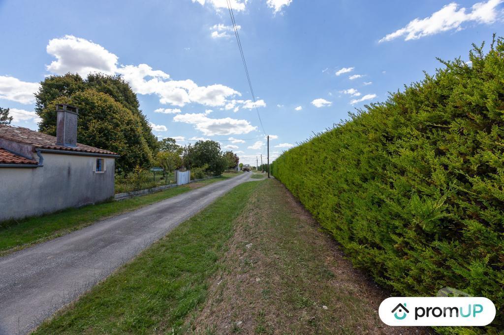 Terrain à vendre Charente-Maritime Fontaines d'Ozillac - 17500 - Photos Vivastreet (VT572) Terrain constructible 3000m2