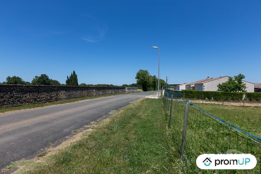 Terrain à vendre Charente-Maritime St Vaize - 17100 - Photos Vivastreet (VT424) Terrain constructible de 1921m²