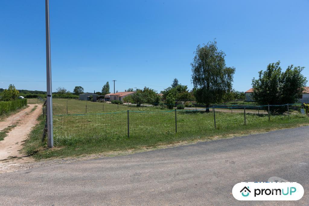 Terrain à vendre Charente-Maritime St Vaize - 17100 - Photos Vivastreet (VT424) Terrain constructible de 1921m²
