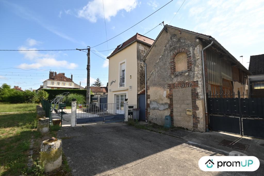 Vente Maison Yonne Brienon sur Armancon - Photos Vivastreet (V6075) Maison individuelle de 105m2 située à...
