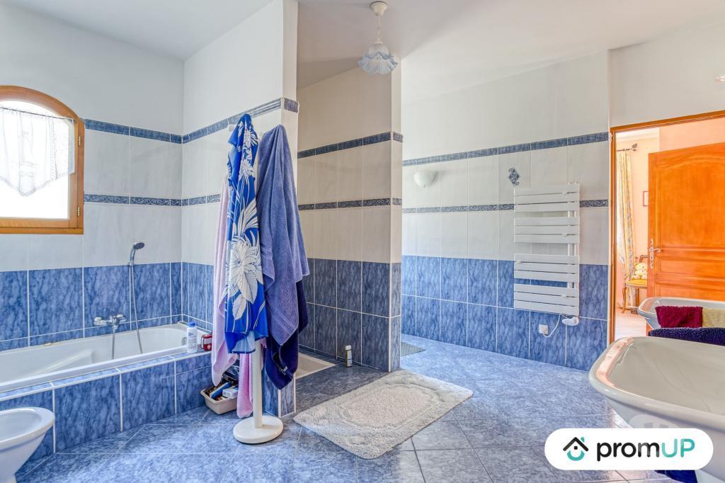 Vente Maison Alpes-Maritimes Roquesteron - 06910 - Photos Vivastreet (VM2530) Villa de 199 m² à Roquestéron