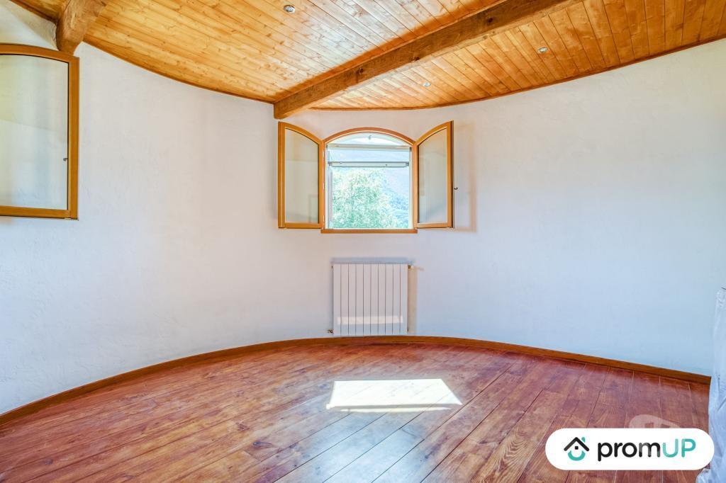 Vente Maison Alpes-Maritimes Roquesteron - 06910 - Photos Vivastreet (VM2530) Villa de 199 m² à Roquestéron