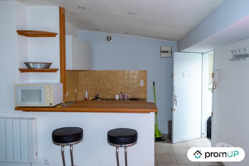 Appartements à vendre Haute-Loire Le Puy en Velay - 43000 - Photos Vivastreet (V5088) Studio situé au Puy-En-Velay