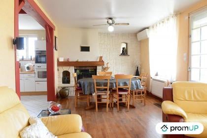 Maison à vendre Cherval Dordogne - Photos Vivastreet (VM3919) Agréable maison 148 m2 sans vis à vis avec un grand...