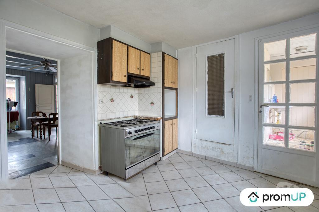 Vente Maison Deux-Sèvres Doux - 79390 - Photos Vivastreet (VM1624) Maison 7 pièces 180 m2à vendre à Doux (79)