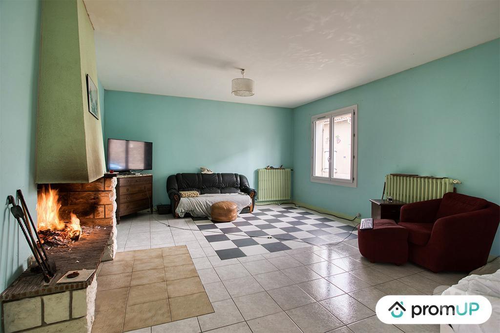 Vente Maison Deux-Sèvres Doux - 79390 - Photos Vivastreet (VM1624) Maison 7 pièces 180 m2à vendre à Doux (79)