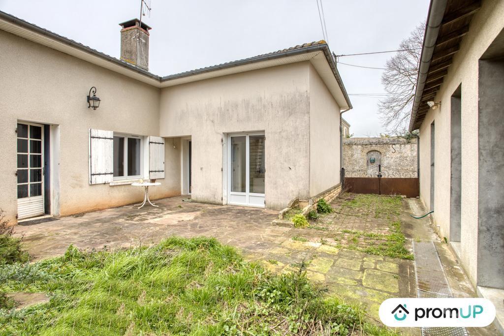 Vente Maison Deux-Sèvres Doux - 79390 - Photos Vivastreet (VM1624) Maison 7 pièces 180 m2à vendre à Doux (79)