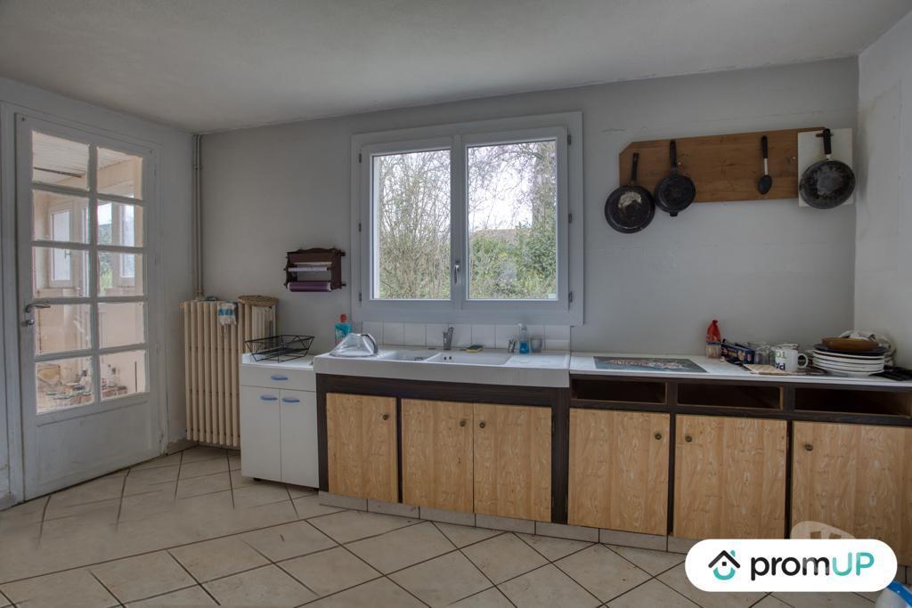 Vente Maison Deux-Sèvres Doux - 79390 - Photos Vivastreet (VM1624) Maison 7 pièces 180 m2à vendre à Doux (79)