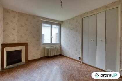 Achat maison Doux Deux-Sèvres - Photos Vivastreet (VM1624) Maison 7 pièces 180 m2à vendre à Doux (79)