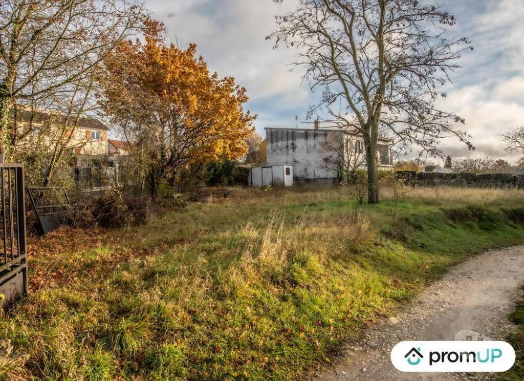 Terrain à vendre Cher Vierzon - 18100 - Photos Vivastreet (VT1126) Terrain constructible à Vierzon Ville fleurie et...
