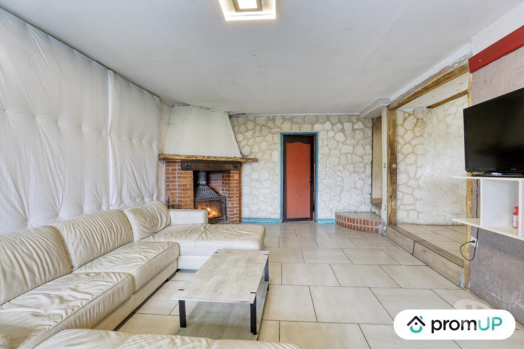 Vente Maison Indre Verneuil sur Igneraie - 36400 - Photos Vivastreet (V4821) Grande maison de 5 pièces avec jardin dans l'Indre