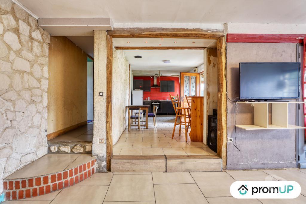 Vente Maison Indre Verneuil sur Igneraie - 36400 - Photos Vivastreet (V4821) Grande maison de 5 pièces avec jardin dans l'Indre