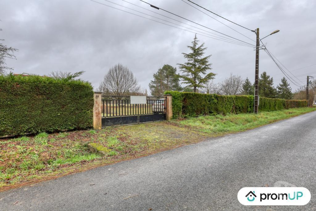 Terrain à vendre Vienne Montmorillon - 86500 - Photos Vivastreet (VT1163) Grand terrain constructible à Montmorillon (86, Vienne)
