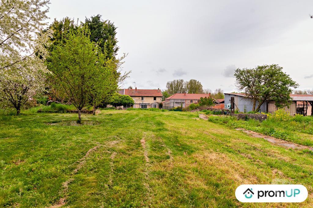 Terrain à vendre Marne Auve - 51800 - Photos Vivastreet (V5778) Terrain constructible de 960m2 situé à Auve