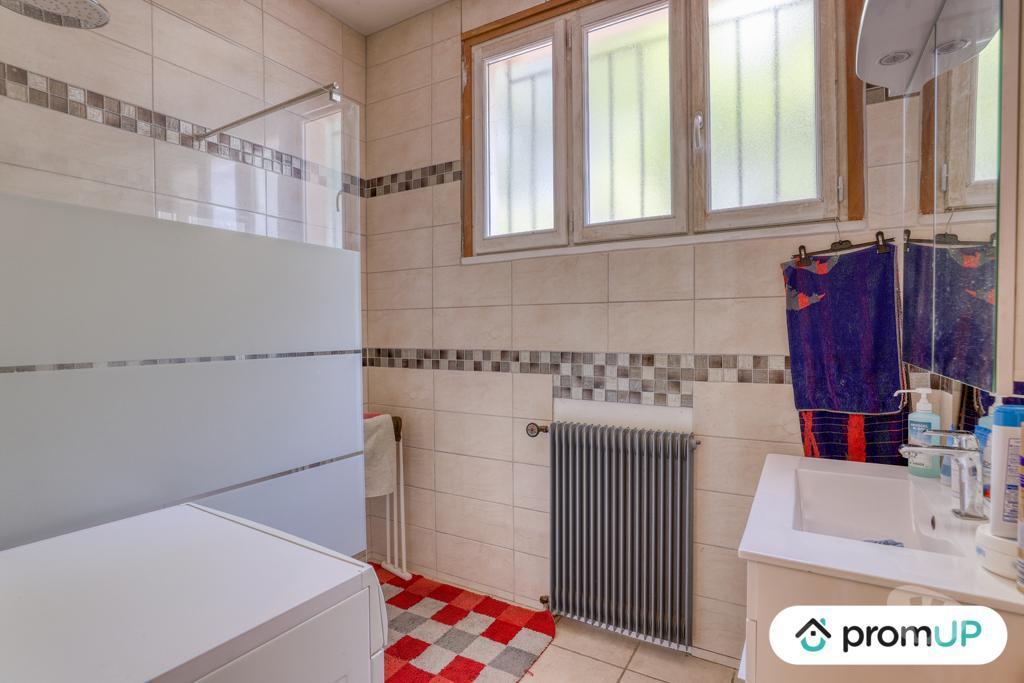 Vente Maison Corrèze Arnac Pompadour - 19230 - Photos Vivastreet (VM3300) Maison de 135 m² avec jardin et dépendance