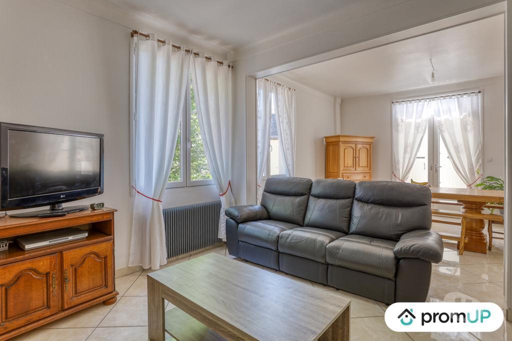 Vente Maison Corrèze Arnac Pompadour - 19230 - Photos Vivastreet (VM3300) Maison de 135 m² avec jardin et dépendance