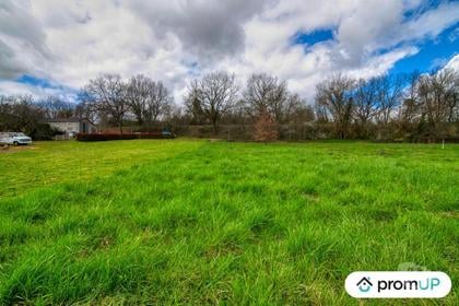 Terrain à vendre Larrazet Tarn-et-Garonne - Photos Vivastreet (V5568) Terrain constructible de 2 000 m2 à Larrazet