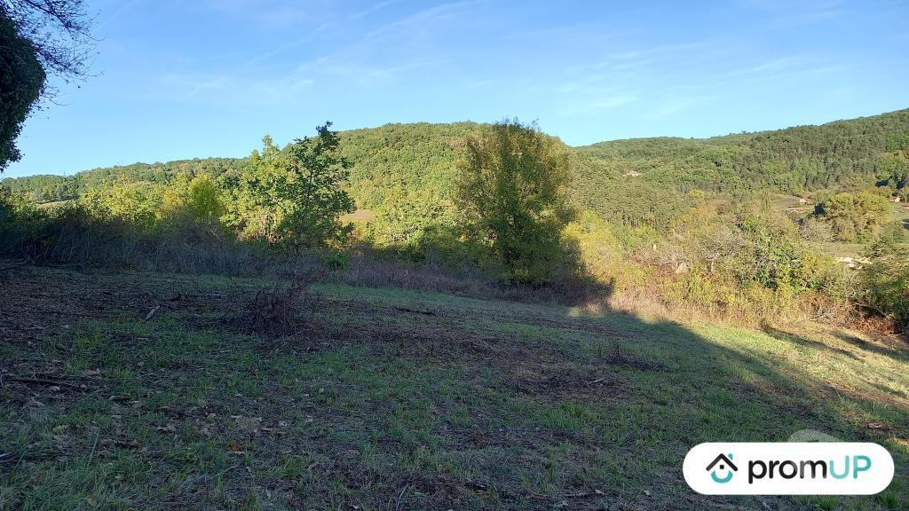 Terrain à vendre Dordogne St Cyprien - 24220 - Photos Vivastreet (VT904) Beau terrain constructible de 1 946m2 au calme