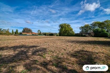 Vente Terrain Cintegabelle Haute-Garonne - Photos Vivastreet (V6337) Terrain constructible 8674 m2 à Cintegabelle