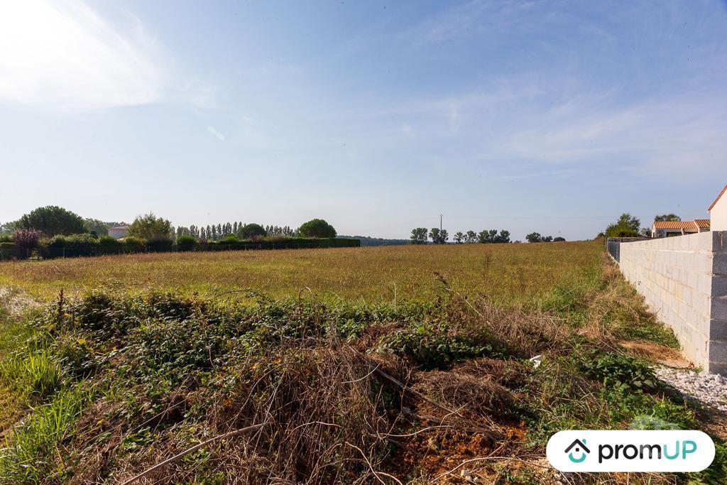 Terrain à vendre Charente-Maritime Cravans - 17260 - Photos Vivastreet (VT592) Terrain constructible de 3920m²