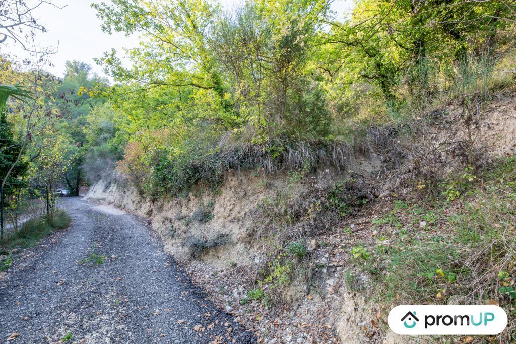 Terrain à vendre Alpes-Maritimes L'Escarene - 06440 - Photos Vivastreet (V4870) Terrain non constructible typiquement provençal dans...