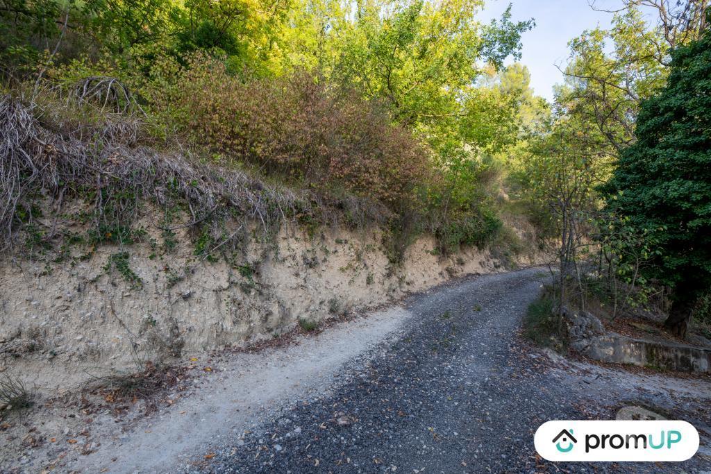 Terrain à vendre Alpes-Maritimes L'Escarene - 06440 - Photos Vivastreet (V4870) Terrain non constructible typiquement provençal dans...