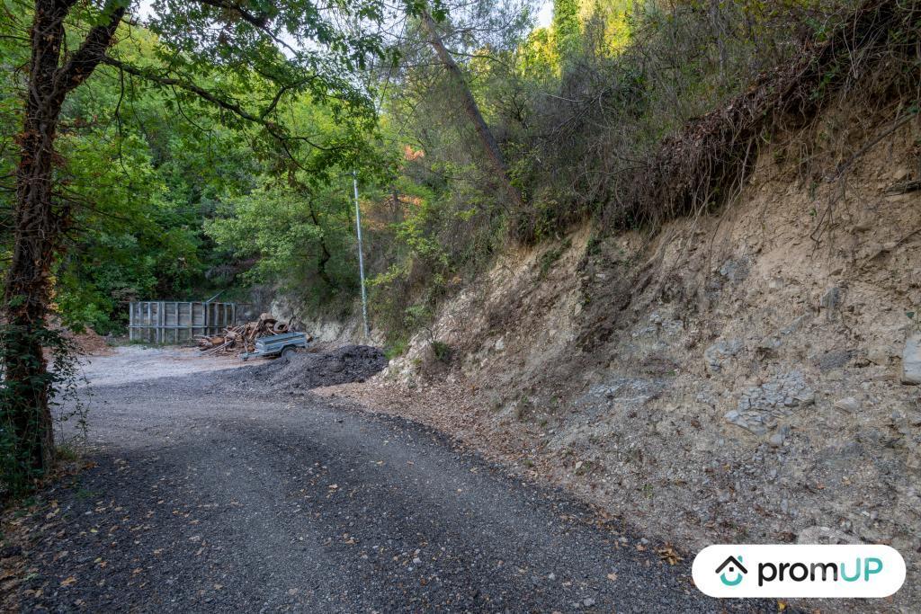 Terrain à vendre Alpes-Maritimes L'Escarene - 06440 - Photos Vivastreet (V4870) Terrain non constructible typiquement provençal dans...