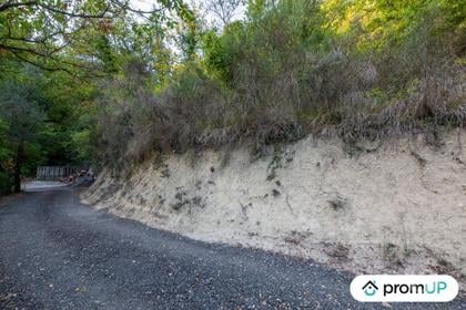 Terrain à vendre L'Escarene Alpes-Maritimes - Photos Vivastreet (V4870) Terrain non constructible typiquement provençal dans...