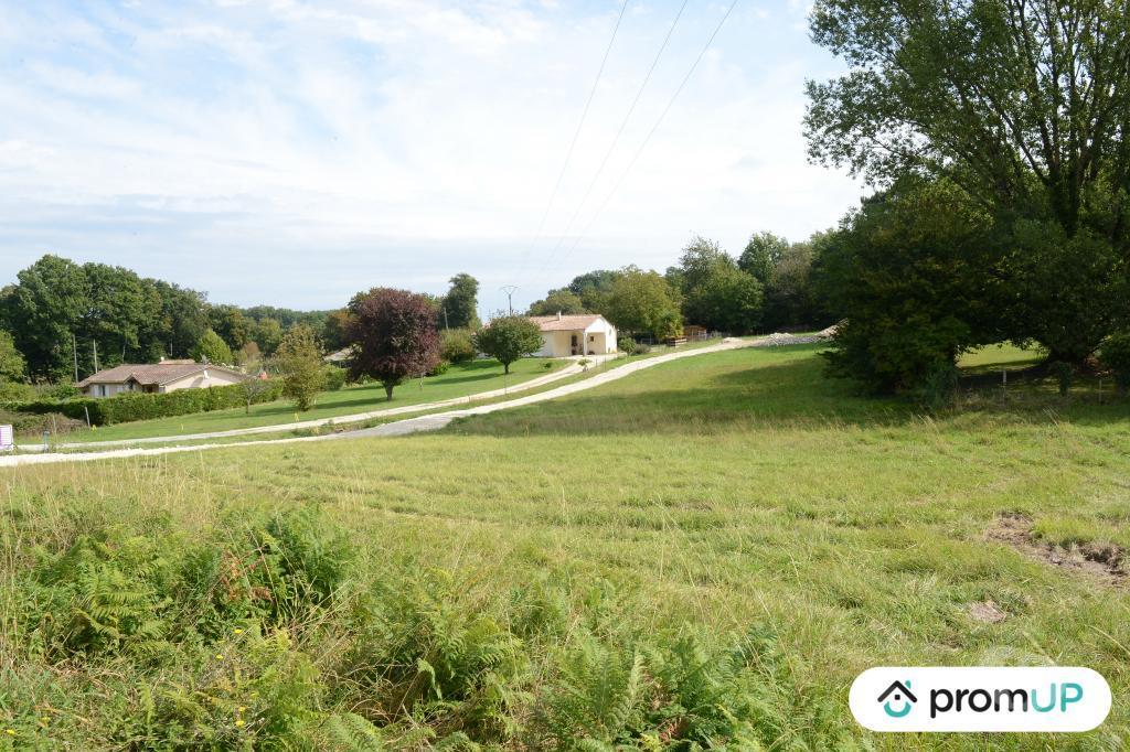 Terrain à vendre Dordogne Mensignac - 24350 - Photos Vivastreet (VT1058) Terrain constructible de 1466m2 situé à Mensignac