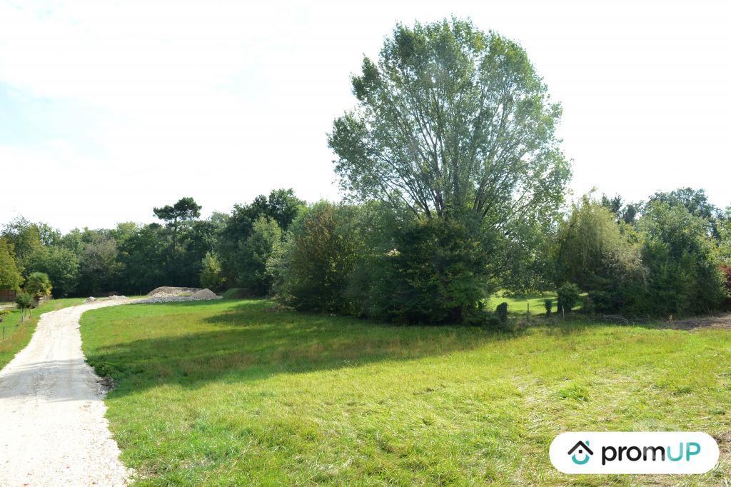 Terrain à vendre Dordogne Mensignac - 24350 - Photos Vivastreet (VT1058) Terrain constructible de 1466m2 situé à Mensignac