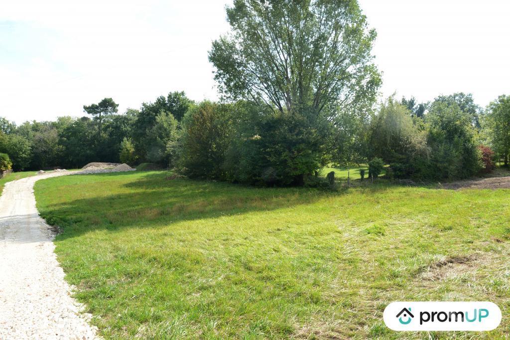 Terrain à vendre Dordogne Mensignac - 24350 - Photos Vivastreet (VT1058) Terrain constructible de 1466m2 situé à Mensignac