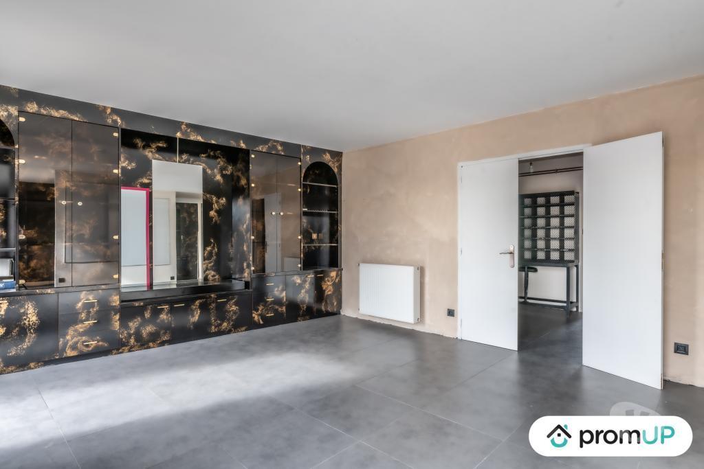 Appartements à vendre Allier Montlucon - 03100 - Photos Vivastreet (V5398) Appartement T3 de 130m2 à Montlucon