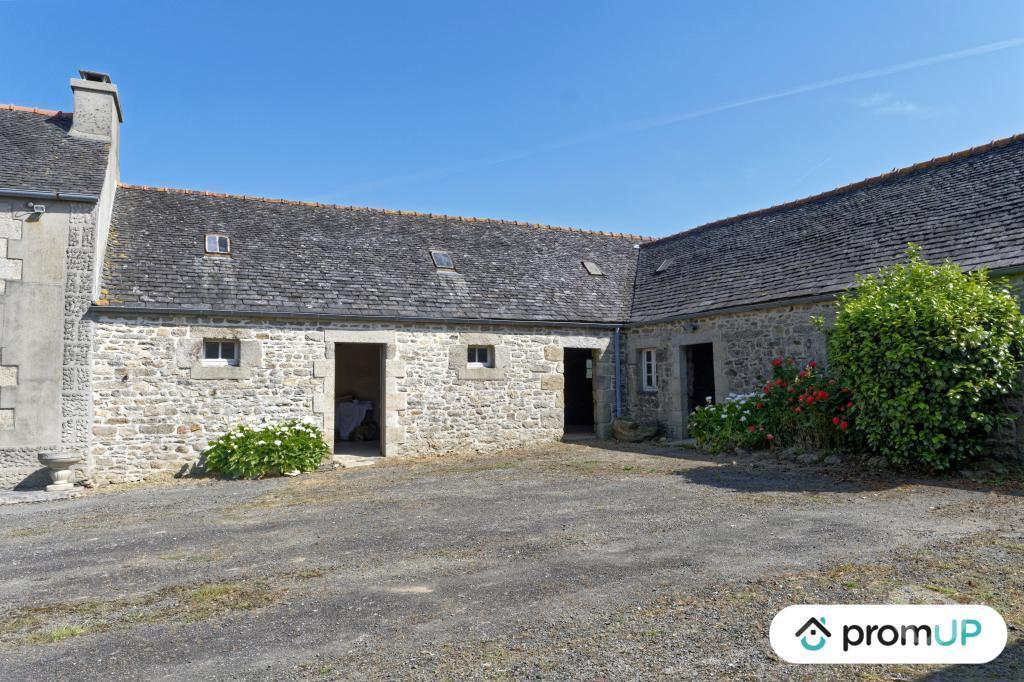 Vente Maison Finistère Loc Eguiner St Thegonnec - 29410 - Photos Vivastreet (V5957) Corps de ferme à rénover avec maison de 5 pièces situé à