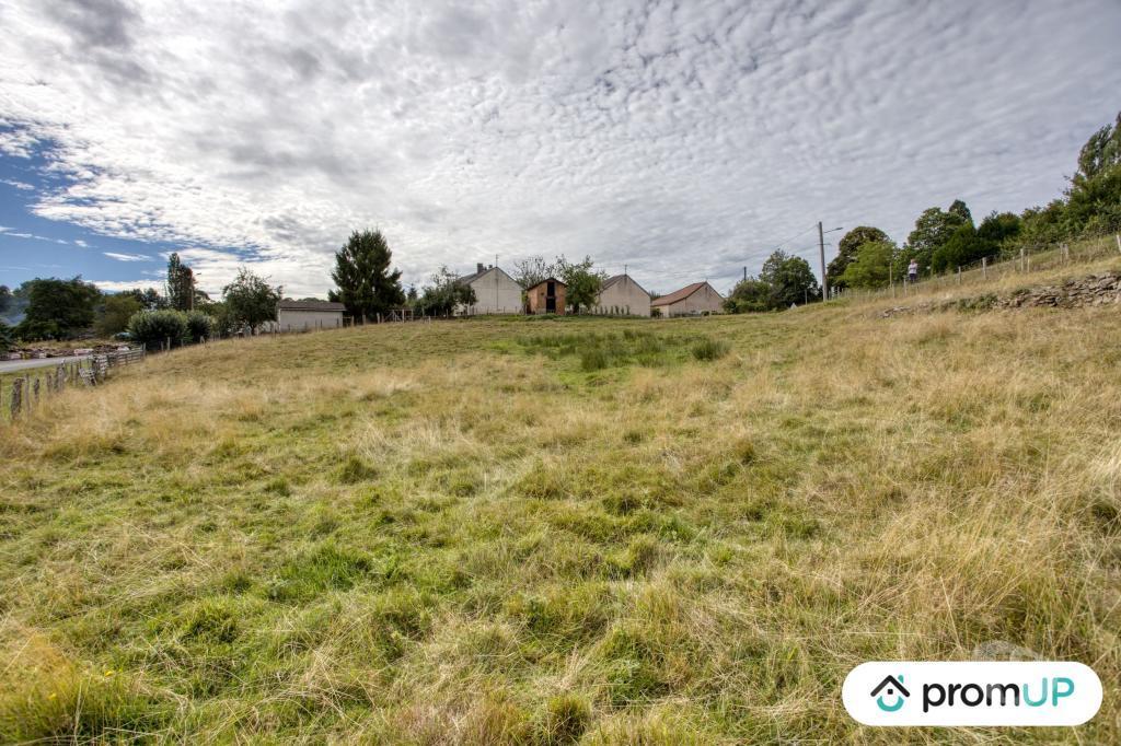 Terrain à vendre Haute-Vienne Chalus - 87230 - Photos Vivastreet (VT560) Terrain constructible de 3600 m²