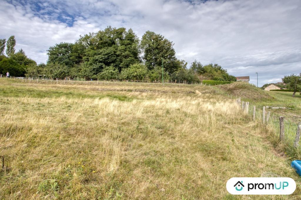 Terrain à vendre Haute-Vienne Chalus - 87230 - Photos Vivastreet (VT560) Terrain constructible de 3600 m²