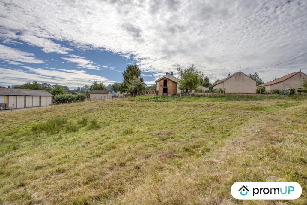Terrain à vendre Haute-Vienne Chalus - 87230 - Photos Vivastreet (VT560) Terrain constructible de 3600 m²