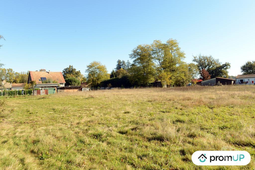 Terrain à vendre Dordogne Menesplet - 24700 - Photos Vivastreet (VT1067) Grand terrain constructible divisible en lots en...