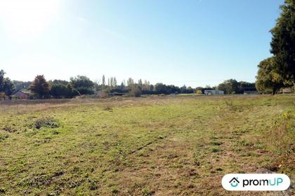 Terrain à vendre Menesplet Dordogne - Photos Vivastreet (VT1067) Grand terrain constructible divisible en lots en...