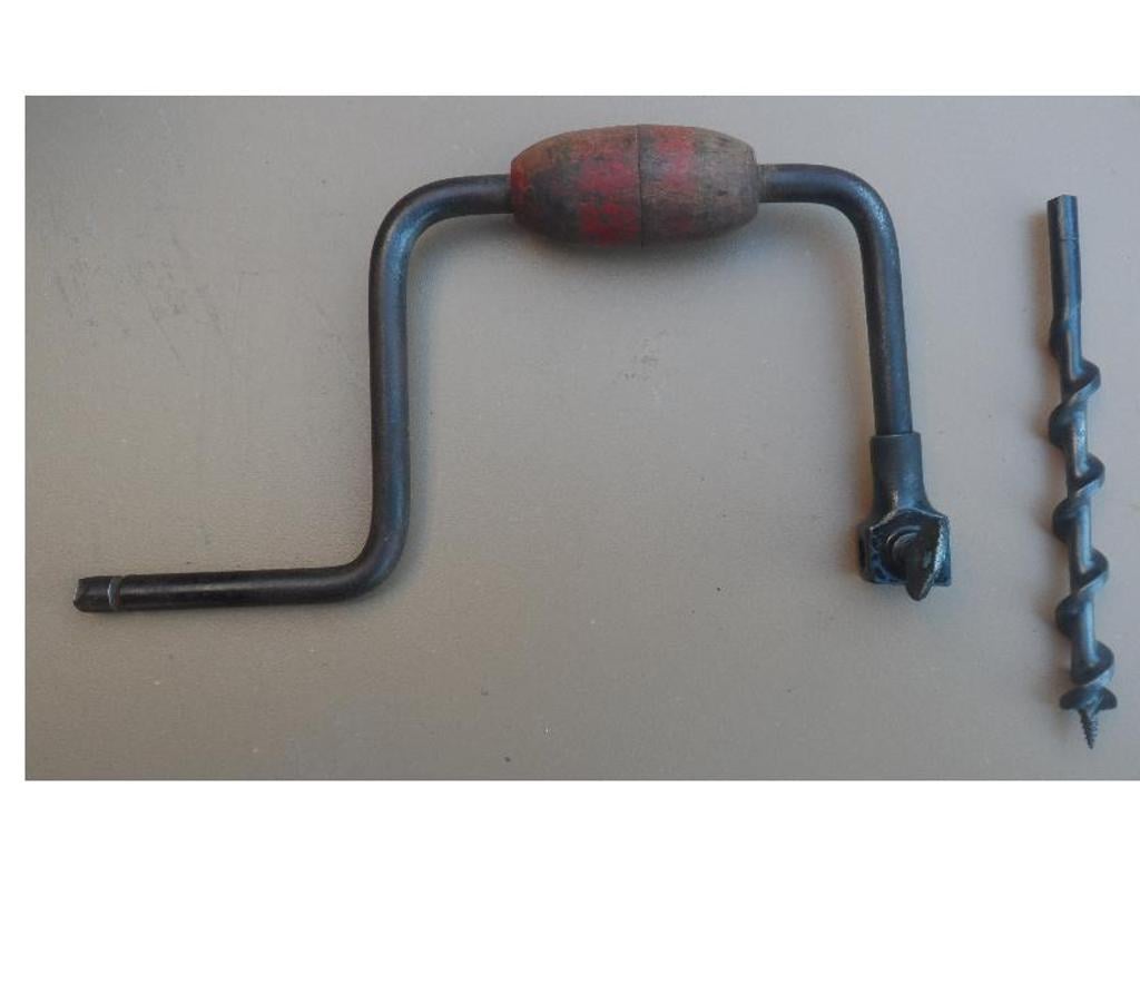  Hérault Castries - 34160 - Photos Vivastreet Vilebrequin manuel + mèche à bois de 16 vendu avec 