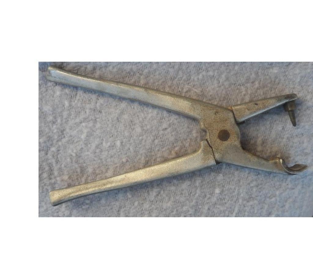  Hérault Castries - 34160 - Photos Vivastreet Pince à ressort en alu gravée Ets. AZALBERT L. 25 cm.