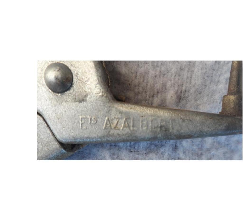  Hérault Castries - 34160 - Photos Vivastreet Pince à ressort en alu gravée Ets. AZALBERT L. 25 cm.