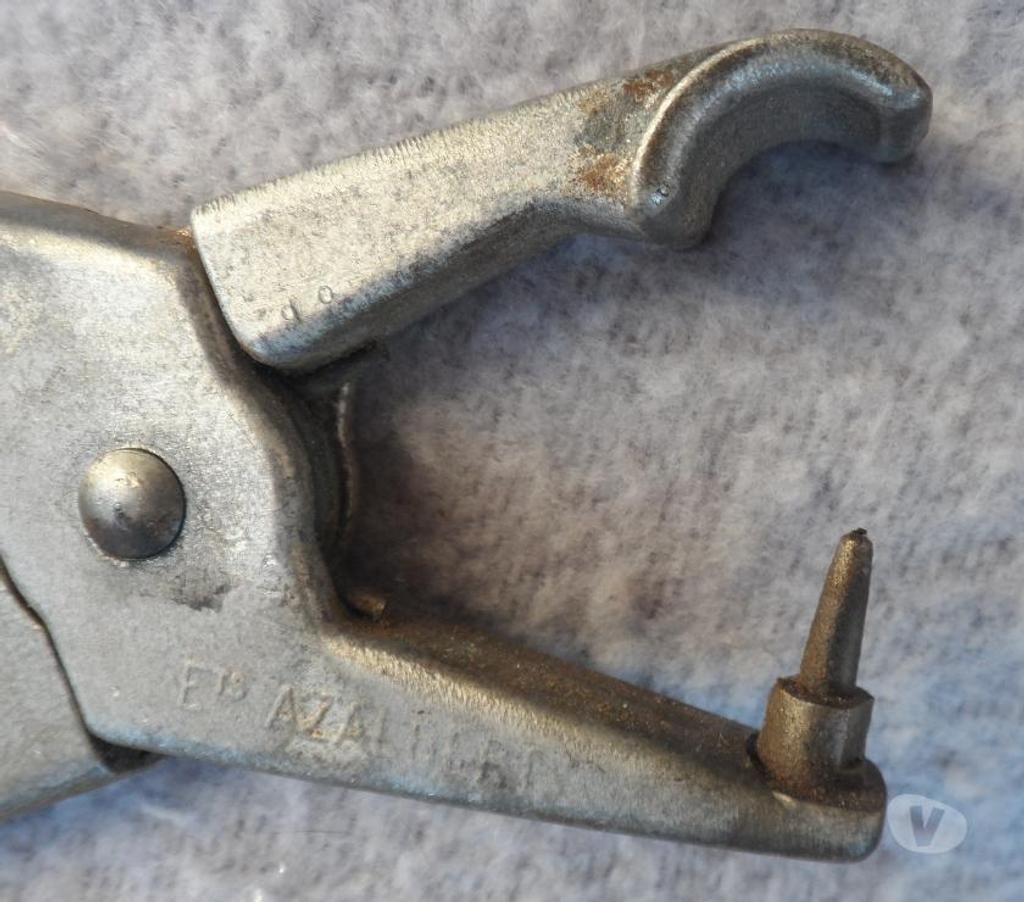  Hérault Castries - 34160 - Photos Vivastreet Pince à ressort en alu gravée Ets. AZALBERT L. 25 cm.