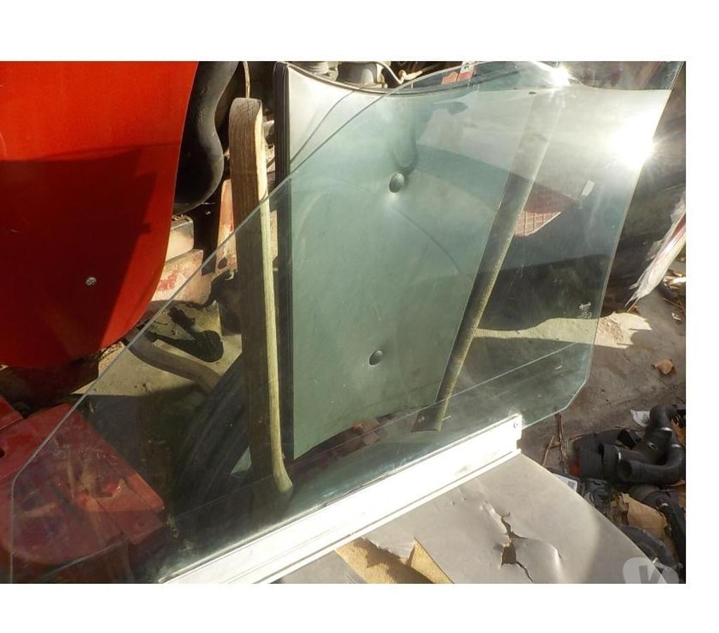 Pièces et services auto Pyrénées-Orientales Perpignan - Photos Vivastreet vitre avant droite jaguar xj40