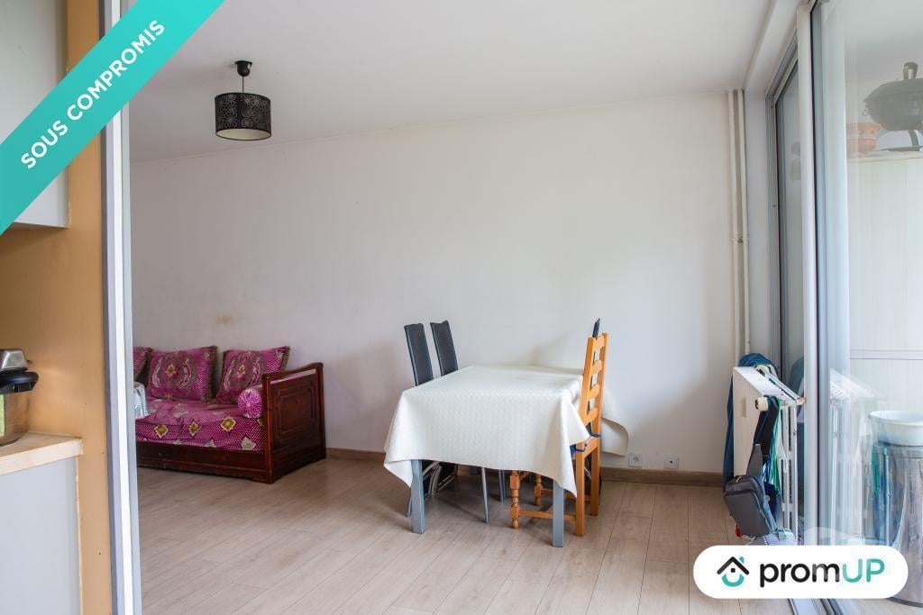 Appartements à vendre Nord Villeneuve d'Ascq - Photos Vivastreet (V6143) Appartement de 89 m2 avec loggia à Villeneuve-d'Ascq