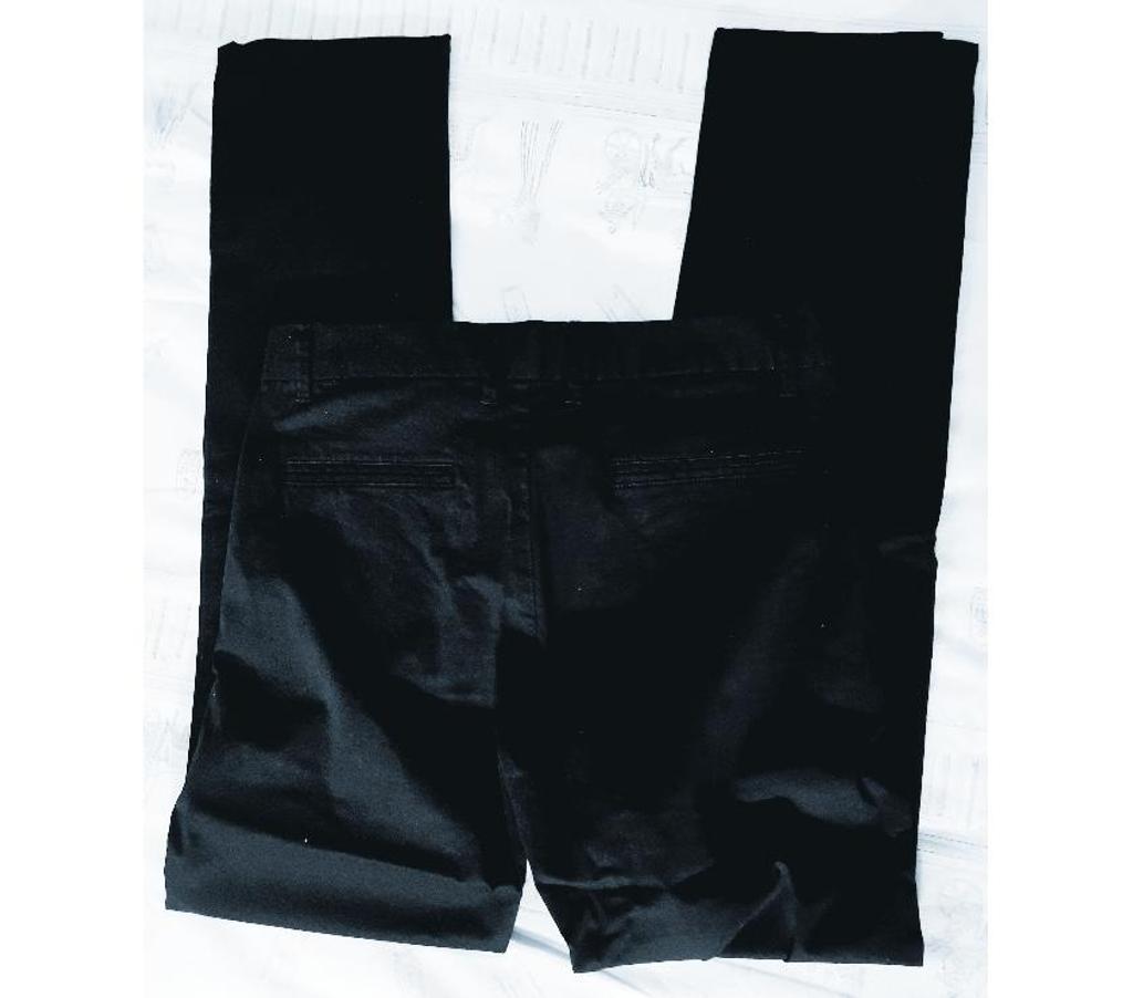 Vêtements occasion Doubs Sochaux - 25600 - Photos Vivastreet un pantalon noir JULES