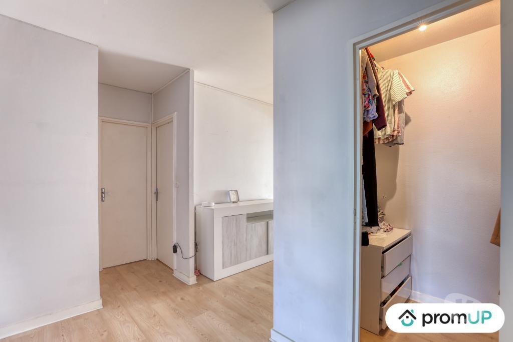 Appartements à vendre Cher Vierzon - 18100 - Photos Vivastreet (V6467) Appartement en souplex de 81 m2 à Vierzon