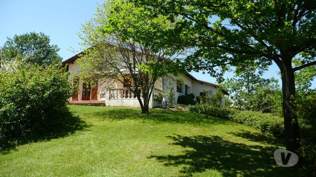 Vente Maison Gers Masseube - 32140 - Photos Vivastreet Maison avec sous-sol dans un parc arboré avec piscine, à deux