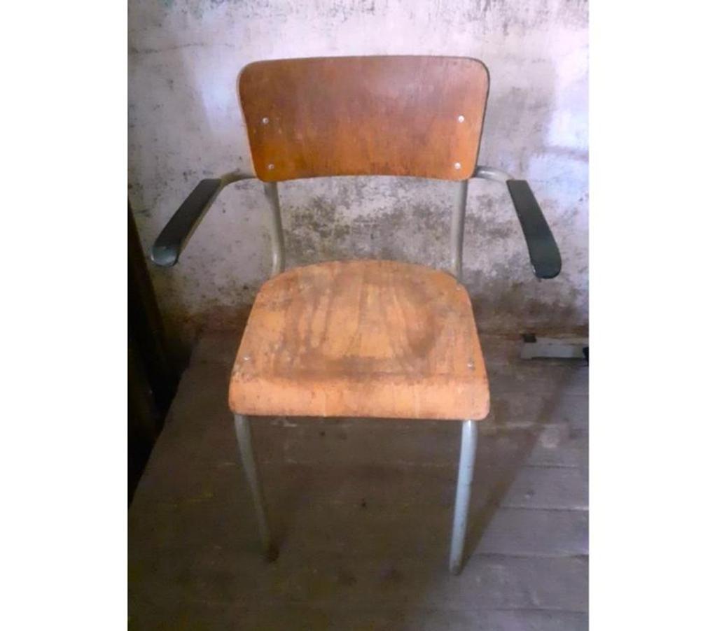 Ameublement & art de la table Nord Lille - Photos Vivastreet Chaise professeur d'école vintage