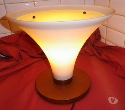 Décoration-Art-Antiquité Fontenay le Fleury Yvelines - Photos Vivastreet Lampe de bureau tulipe art déco en opaline ou verre